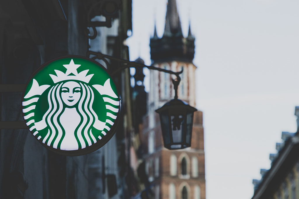 Starbucks дозволив проводити час у закладах мережі без покупки