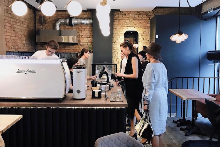 Кава та сніданки у новій кав’ярні Coffee and the City