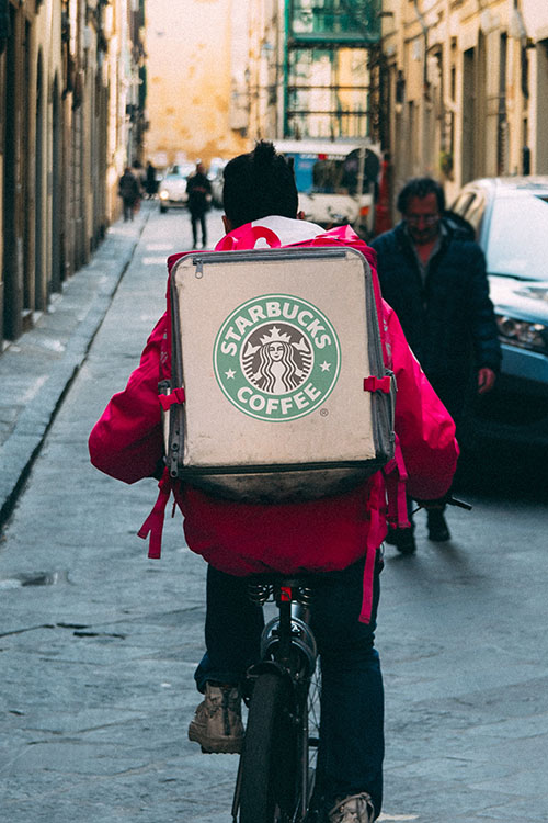 Starbucks співпрацюватиме з Alibaba у сфері доставки – ЗМІ