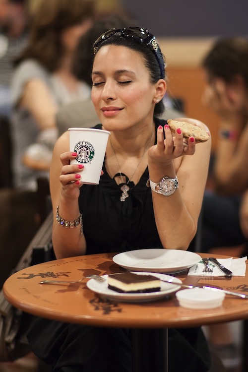 Starbucks заблокував порно, порно-сайт у відповідь заборонив працівникам пити каву Starbucks