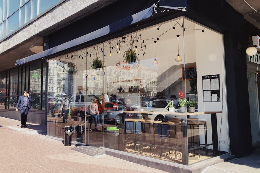 Напроти київської опери відкрили кав’ярню Pro Coffee