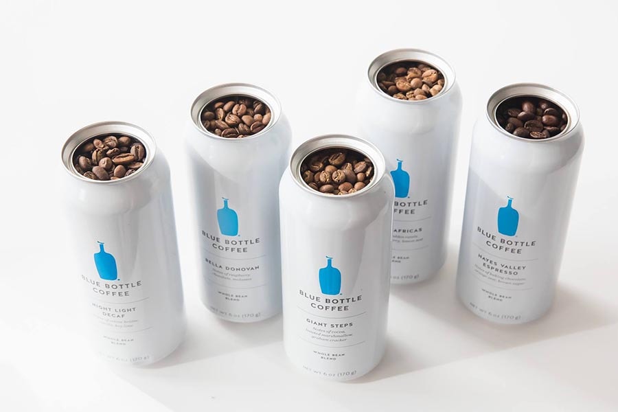 Blue Bottle почали продавати каву в алюмінієвих банках. Майже 200 000 банок відкликали через травми покупців