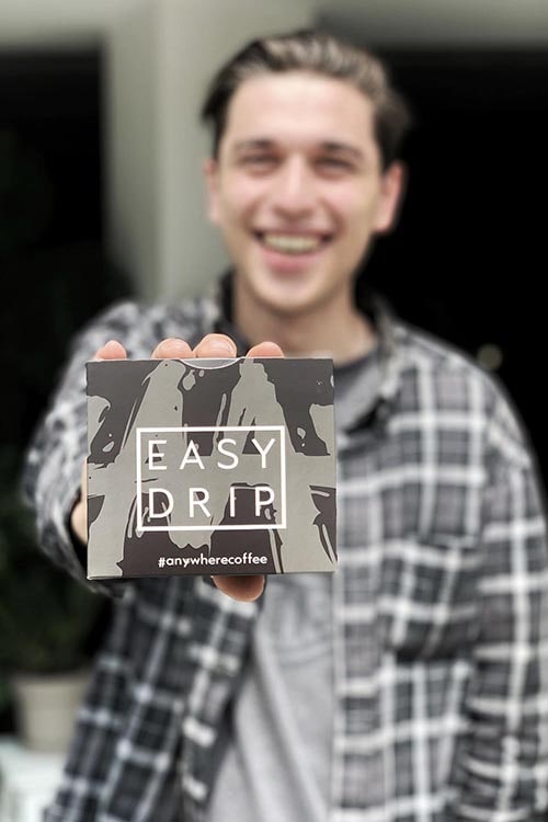 Mad Heads почали продавати Easy Drip – пакетики для заварювання кави