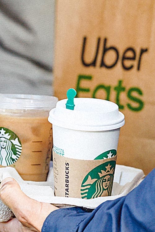 Starbucks доставлятиме каву через Uber Eats по всій території США