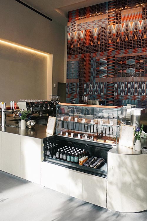 Мозаїка з переробленої цегли: Intelligentsia Coffee відкрили кав’ярню в Техасі