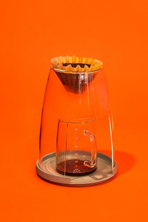 Це пристрій Manual Coffeemaker №4, його можна підтримати на Kickstarter