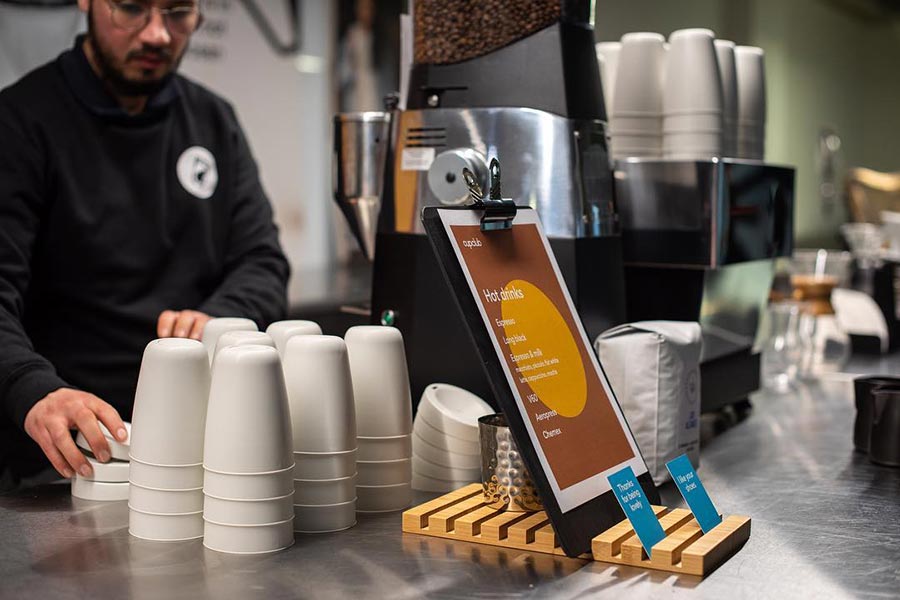 Незалежні кав’ярні приєдналися до Starbucks і McDonald’s у тестуванні чашок багаторазового використання