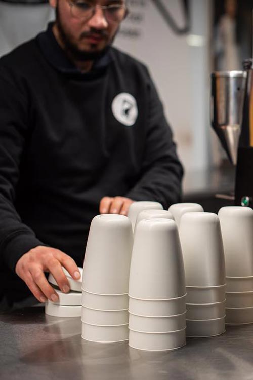 Незалежні кав’ярні приєдналися до Starbucks і McDonald’s у тестуванні чашок багаторазового використання