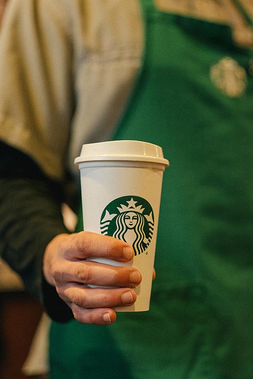 Starbucks відновив роботу більшості кав’ярень у Китаї після коронавірусу