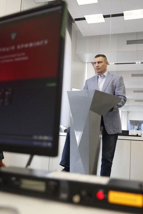 Київським кав’ярням дозволять працювати на виніс на першому етапі послаблення карантину – Кличко