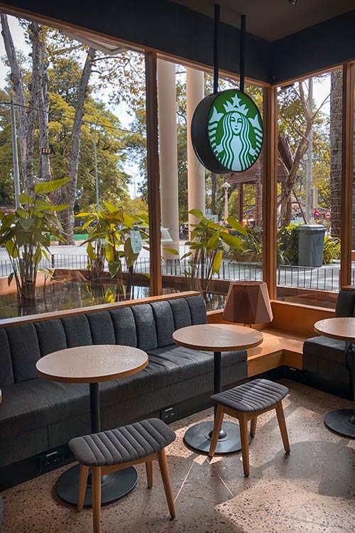 Starbucks почне відновлювати роботу кав’ярень у США 4 травня