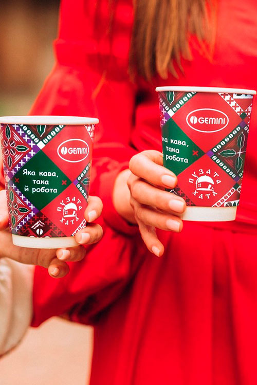 Українські приказки на каві: «Пузата хата» запустила обмежену серію кавової тари