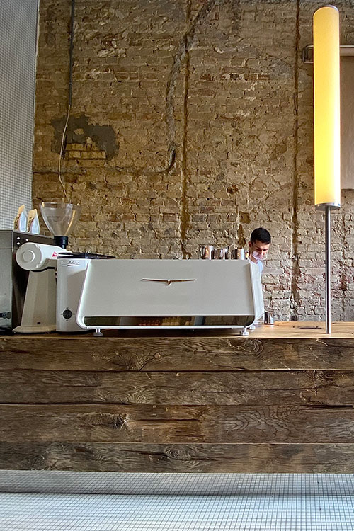 Кав’ярню Dot Coffee Station відкрили на Бессарабці. Це новий формат від Takava